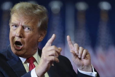 Trump tells Putin to make Ukraine deal 'now' or face tariffs, sanctions